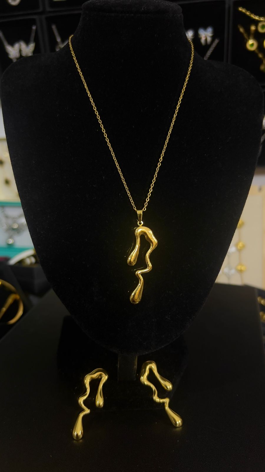 Melting Gold Necklace Set